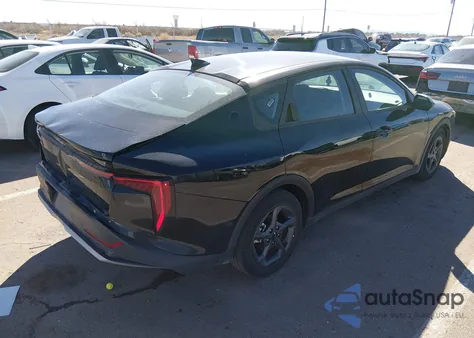 2025 Kia K4 Lxs z USA, uszkodzony, nr VIN 3KPFT4DE2SE053968